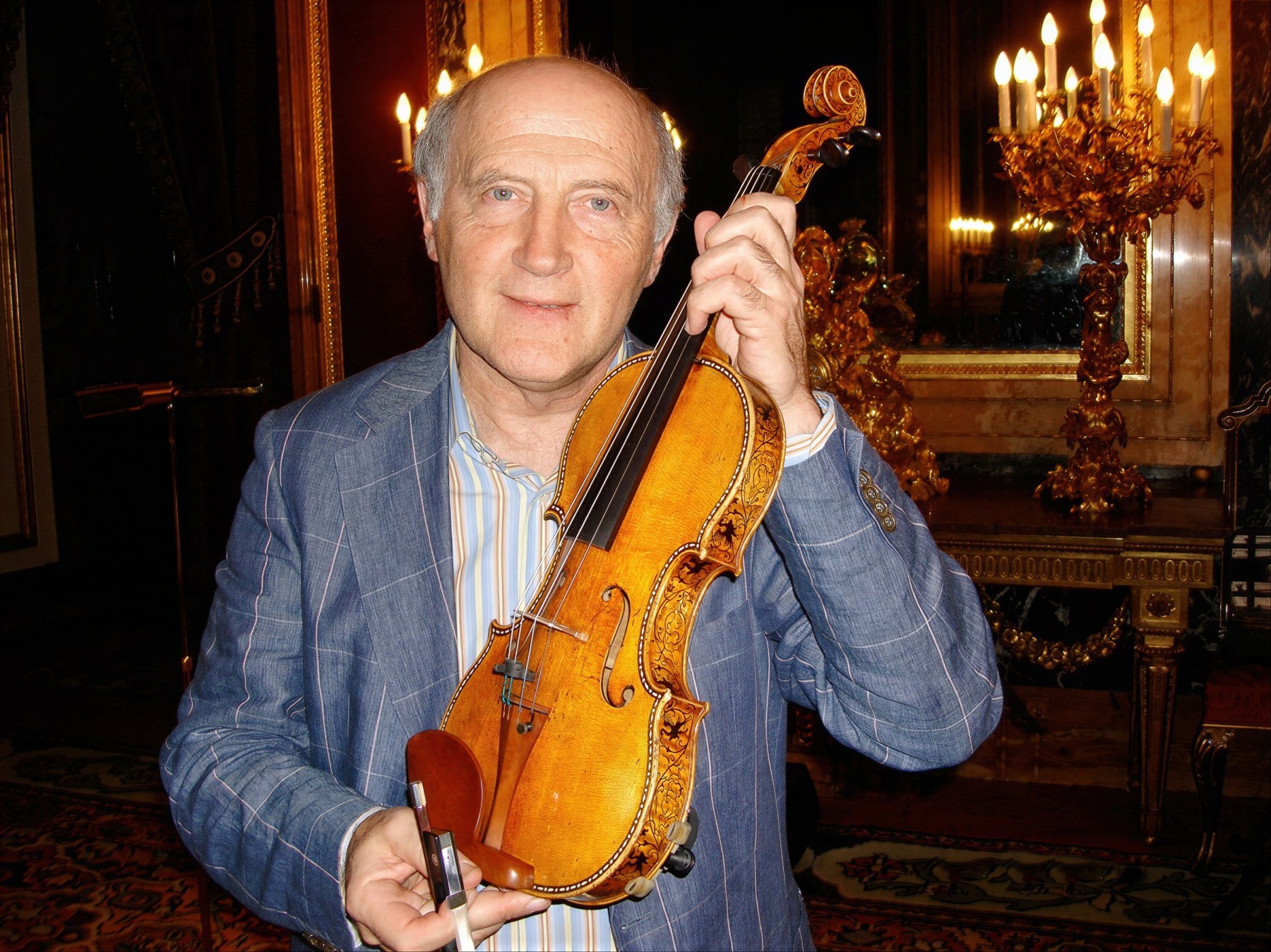 Boris Kuschnir with a Stradivari of the Palacio Real collection, Madrid