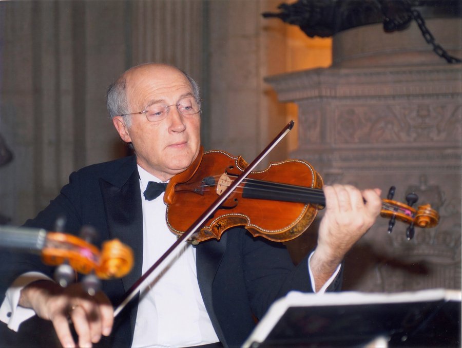 Boris Kuschnir with a Stradivari of the Palacio Real collection, Madrid