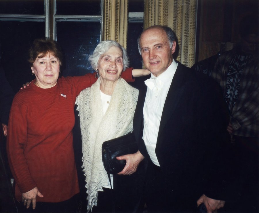 Nathalia Batashova (Korrepetitor, class of Professor Belenky) and Nadesda Beschkina (Assistant, class of Professor Boris Belenky), Boris Kuschnir